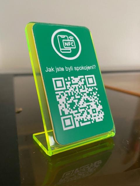 Neon nfc/QR stojánek